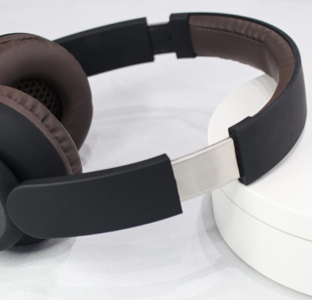 Casque noir bluetooth Lelisu avec entrée carte sd